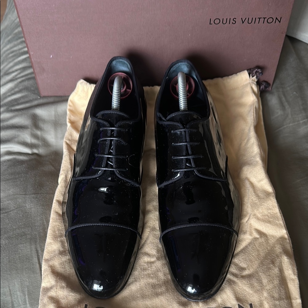 Louis Vuitton Black Oxford Shoes Sleek Patent Leather